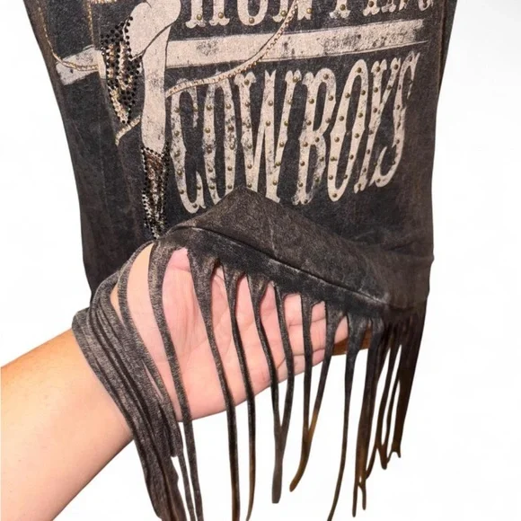 country concert tank "Shhh I'm
Hunting Cowboys" - Picture 2 of 6